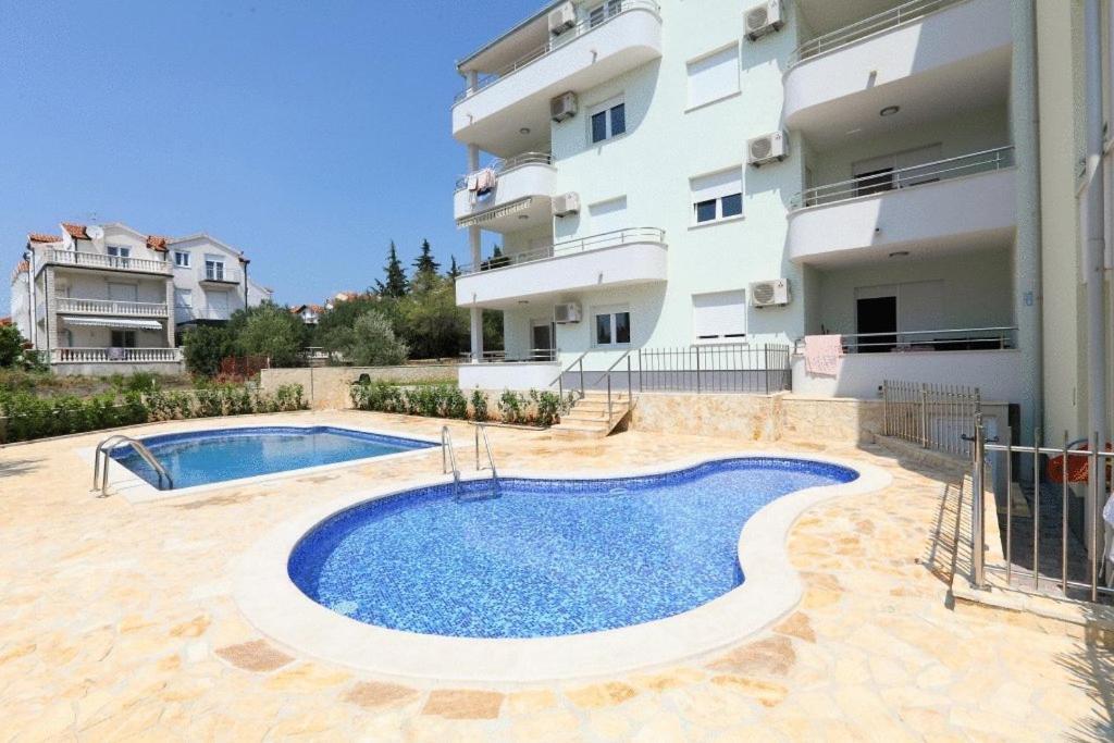 Apartments Paradise โตรกีร์ ภายนอก รูปภาพ