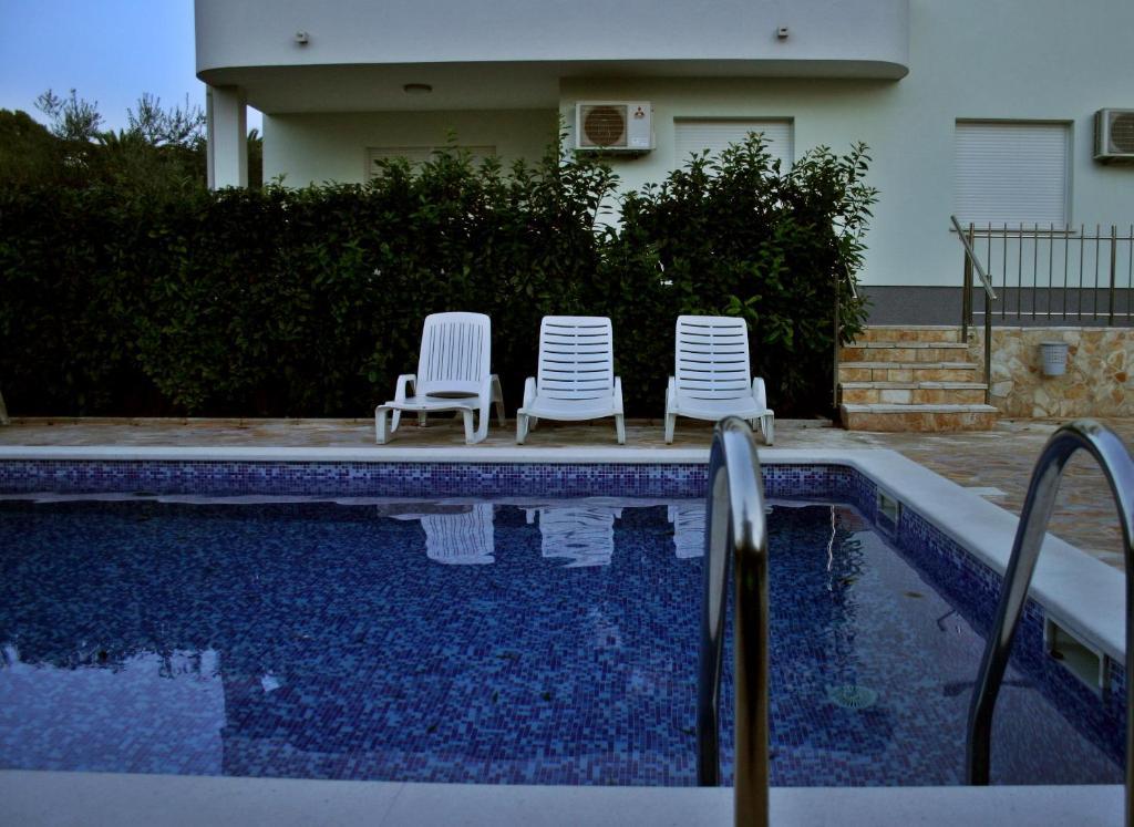 Apartments Paradise โตรกีร์ ภายนอก รูปภาพ