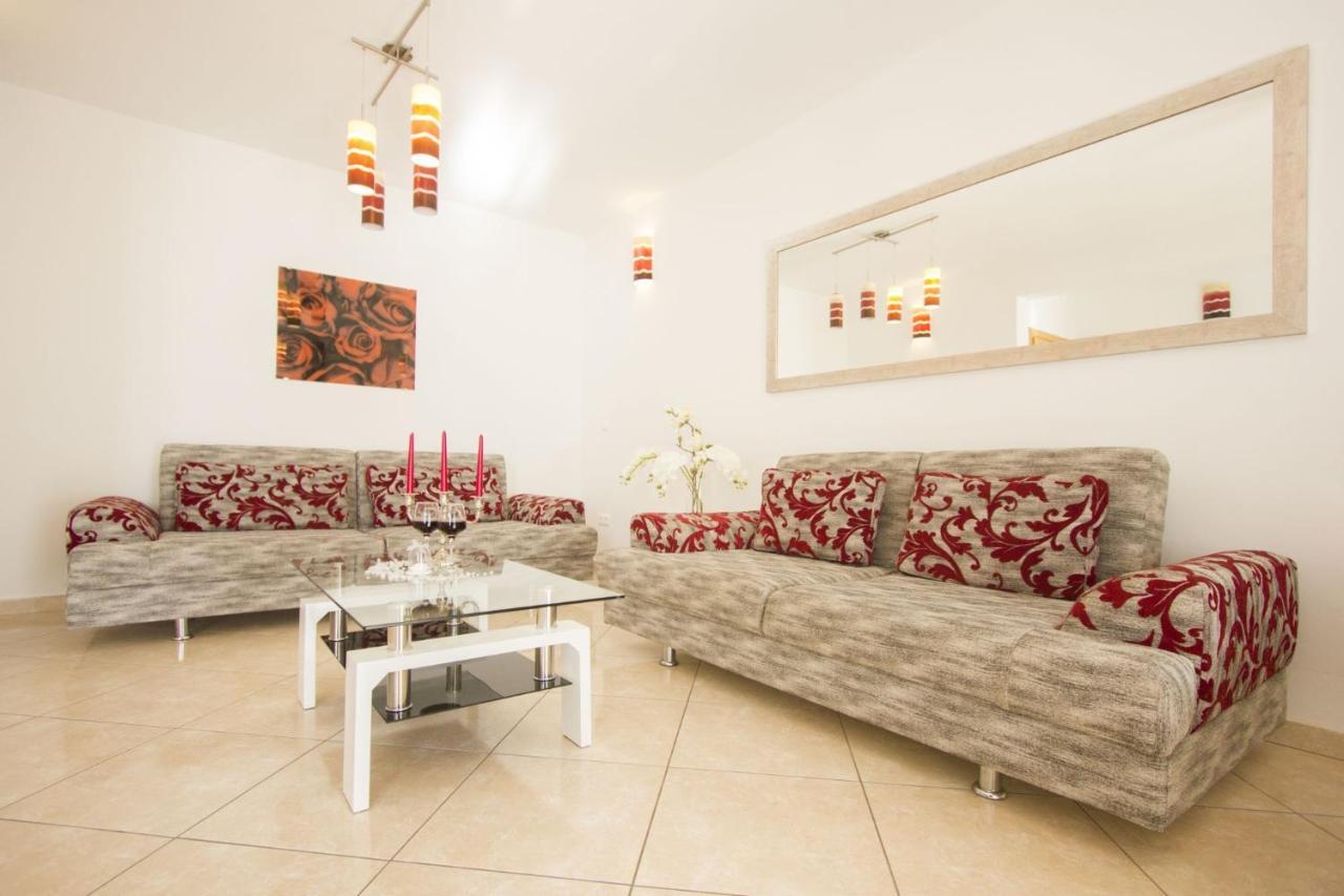 Apartments Paradise โตรกีร์ ภายนอก รูปภาพ