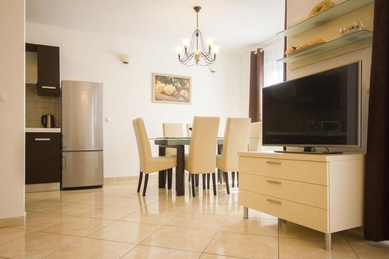 Apartments Paradise โตรกีร์ ภายนอก รูปภาพ