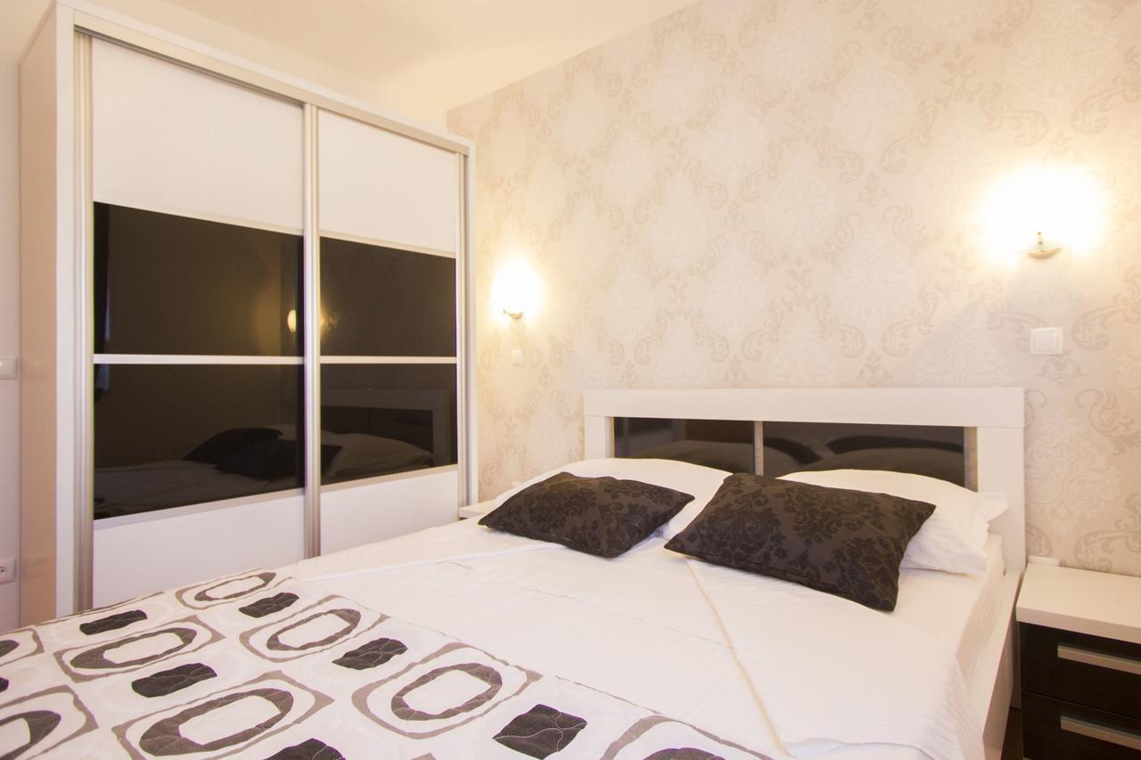 Apartments Paradise โตรกีร์ ภายนอก รูปภาพ