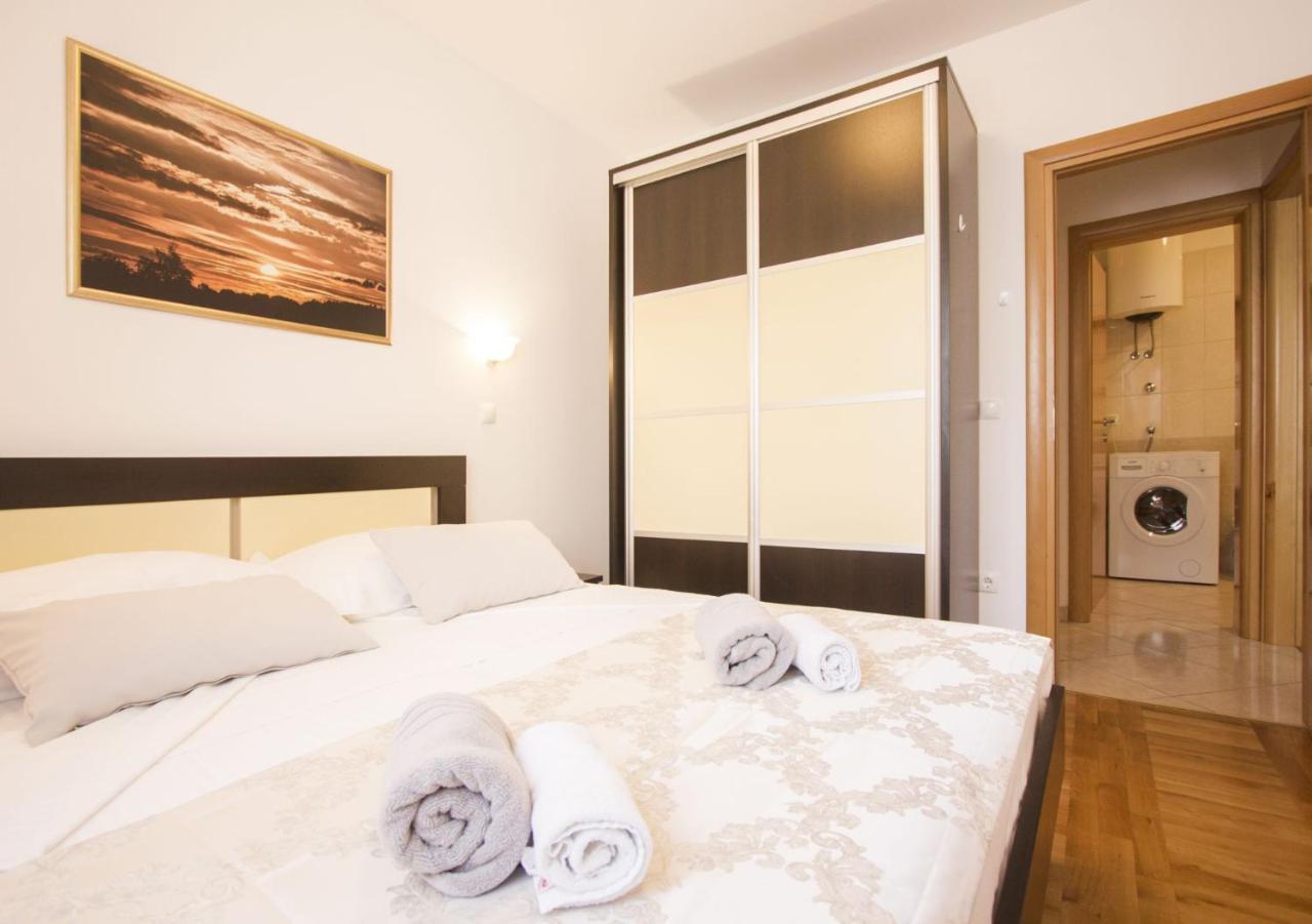 Apartments Paradise โตรกีร์ ภายนอก รูปภาพ