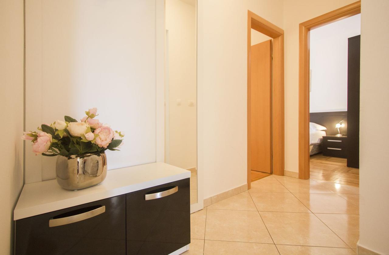 Apartments Paradise โตรกีร์ ภายนอก รูปภาพ